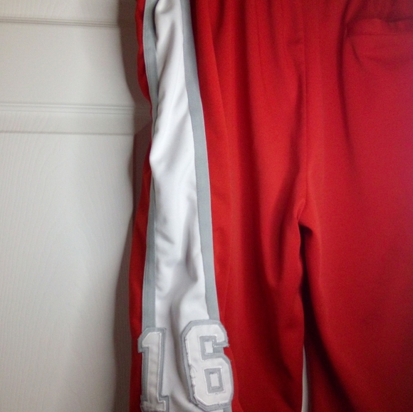 # 1 O - HIP HOP AUTHENTIC #16  SHORT SET 2 pc. XL RED/WHITE  LIKE NEW PRE-LOVED - Picture 7 of 11